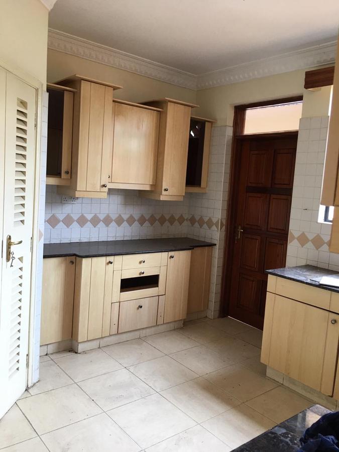 3 Bed Apartment with En Suite in Rhapta Road - 18