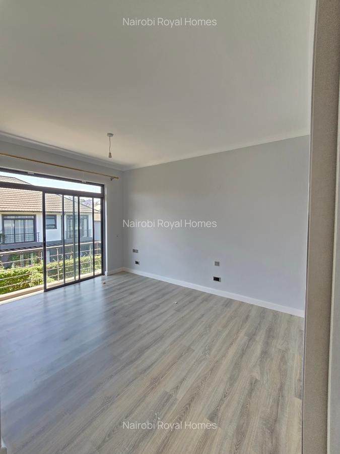 4 Bed Townhouse with En Suite at Five-Star Paradise - 13