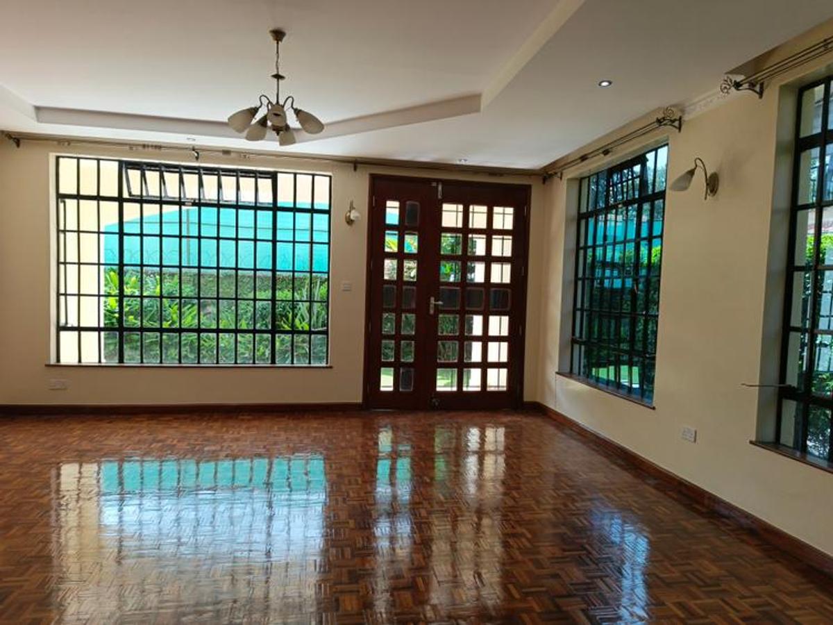 4 Bed Townhouse with En Suite in Lavington - 2