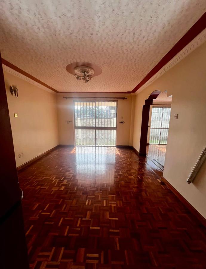 5 Bed House with En Suite in Lavington - 10