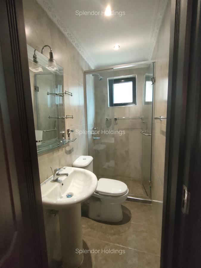 5 Bed Townhouse with En Suite in Lavington - 18