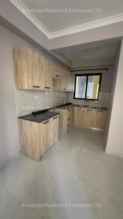 Serviced 1 Bed Apartment with En Suite in Westlands Area - 10