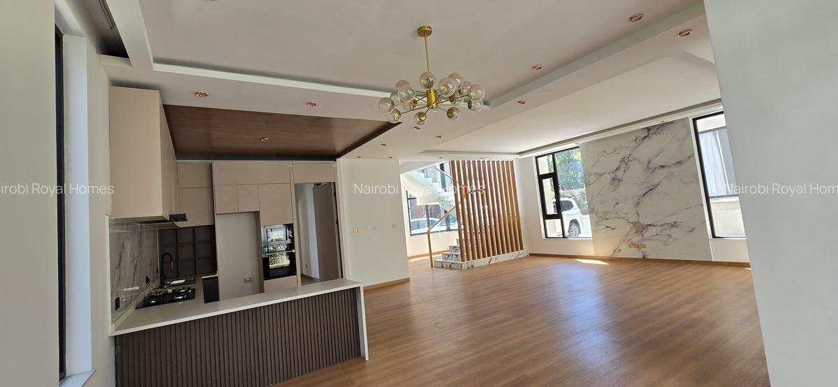 5 Bed Townhouse with En Suite at Lavington Road - 11