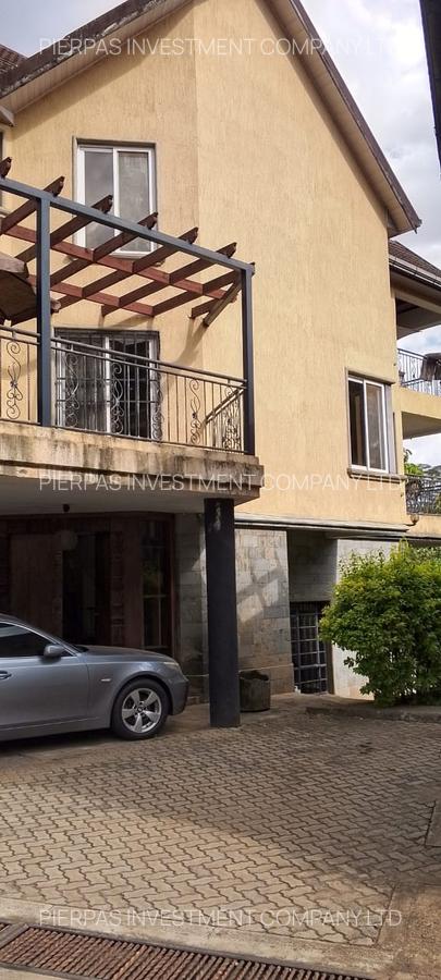 5 Bed Townhouse with En Suite in Spring Valley - 12