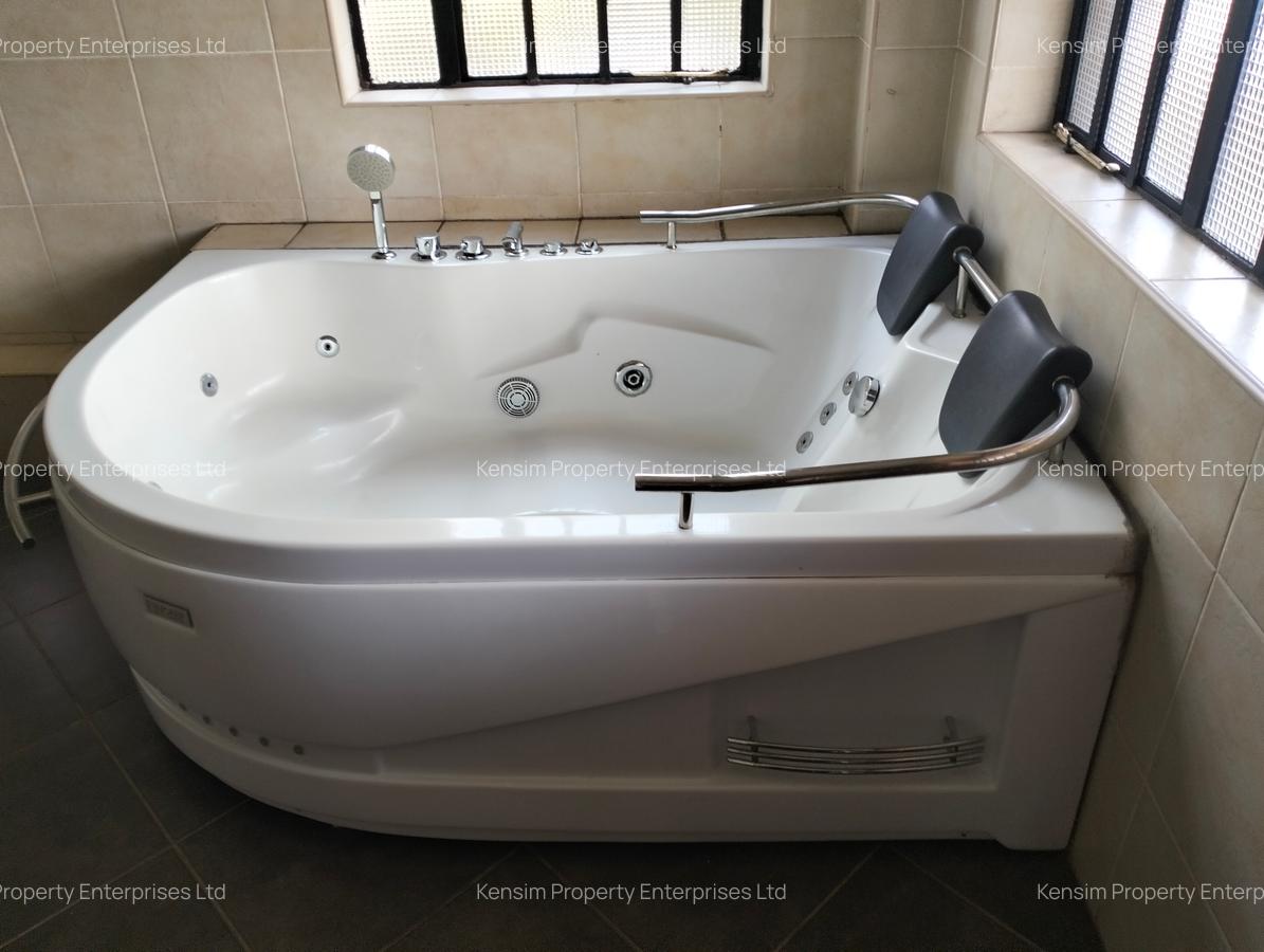 4 Bed Townhouse with En Suite in Muthaiga - 12