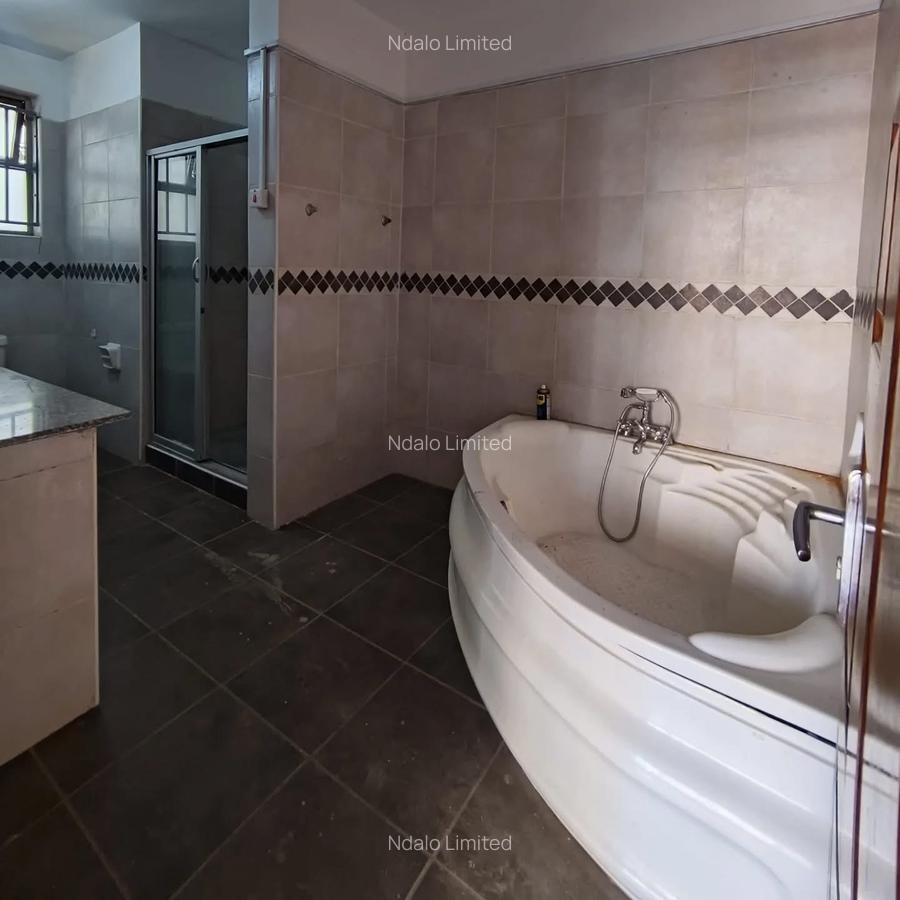 3 Bed Apartment with En Suite at Lavington - 11