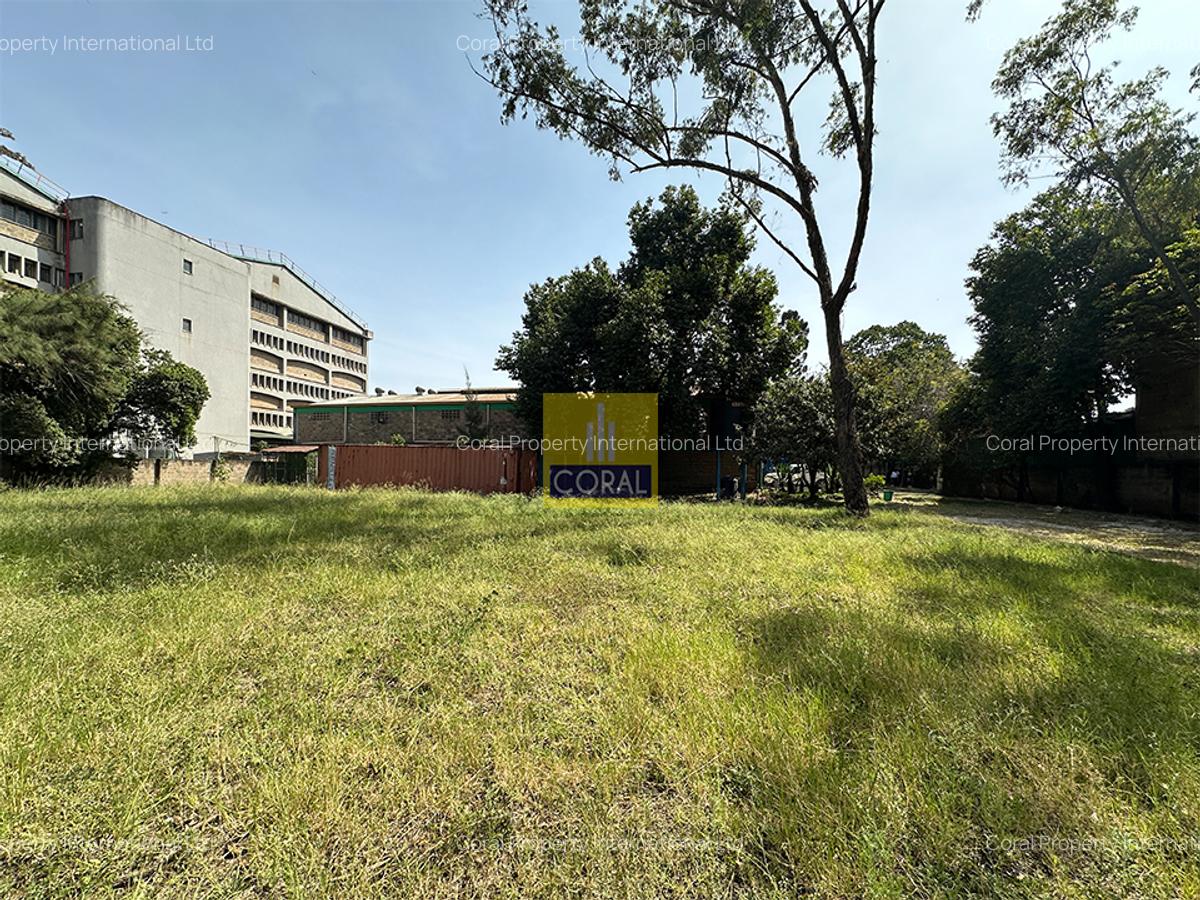 14,000 ft² Warehouse in Ruaraka - 2