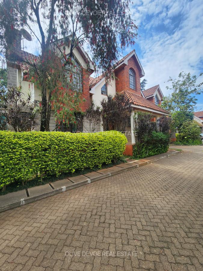 4 Bed Townhouse with En Suite in Lavington - 2