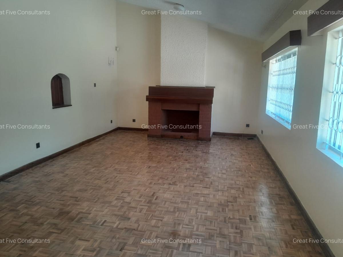 5 Bed Villa with En Suite in Nyari - 5