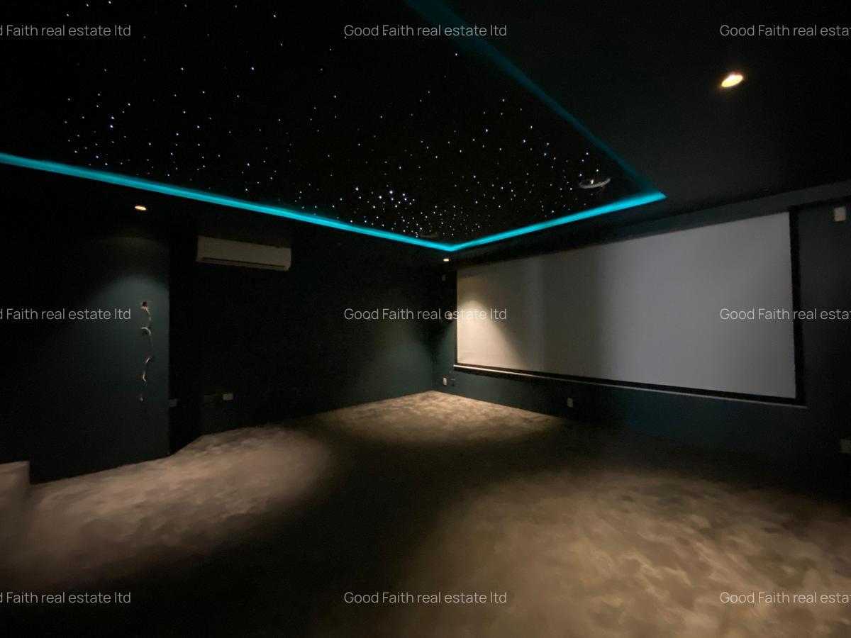 5 Bed House with En Suite in Runda - 7