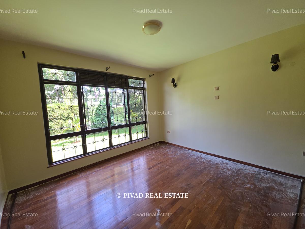 5 Bed House with Garden in Runda - 4