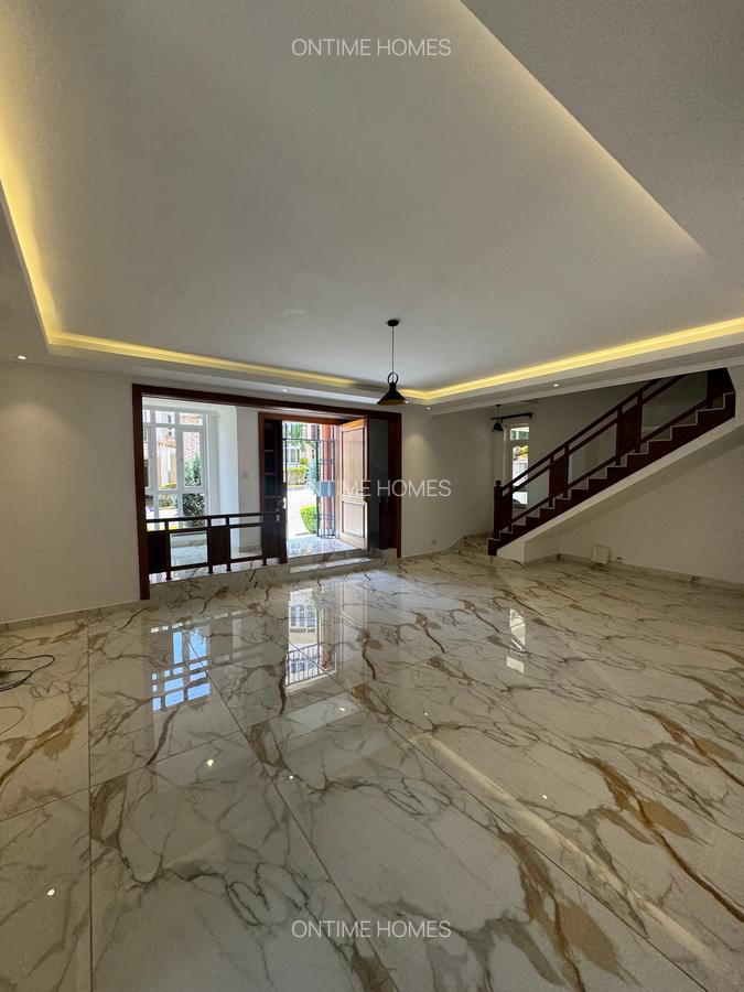 5 Bed Townhouse with En Suite at Lavington - 6