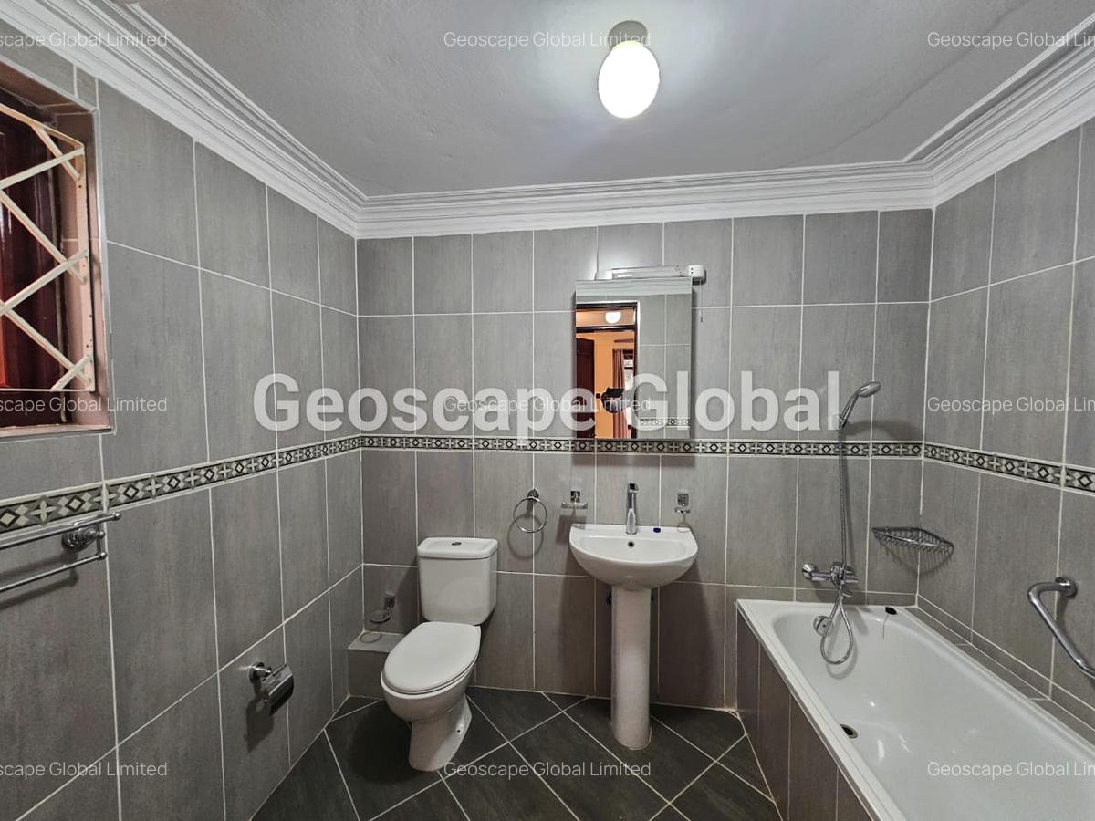 5 Bed House with En Suite in Runda - 11