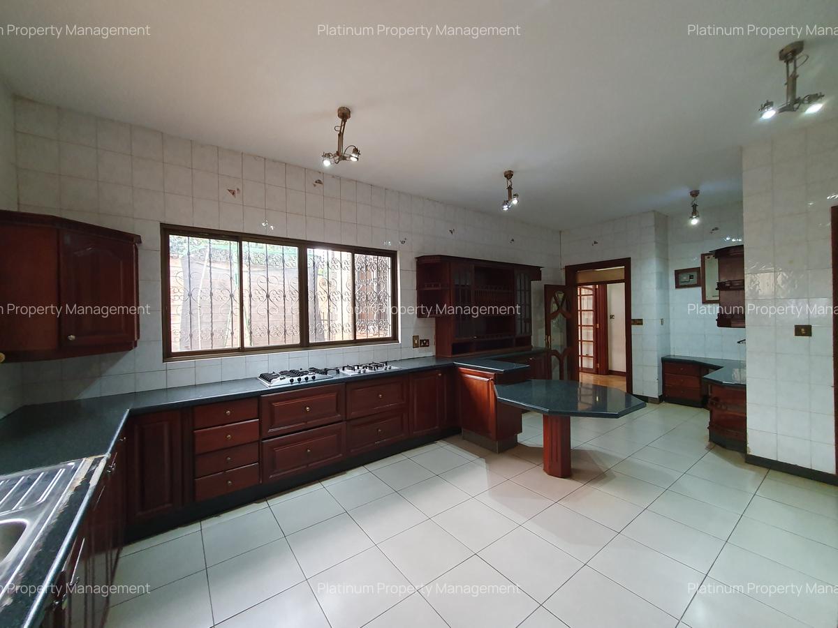 4 Bed House with En Suite at Grevillea Grove - 9