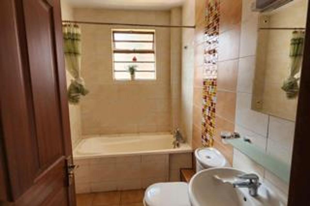 5 Bed Townhouse with En Suite at Lavington Green - 13