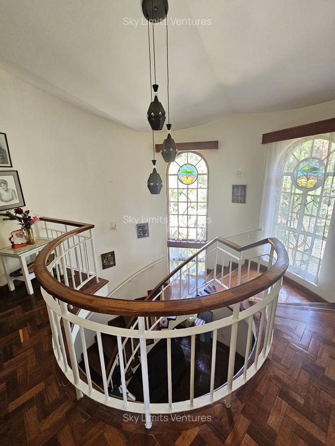 4 Bed Townhouse with En Suite at Lavington - 11