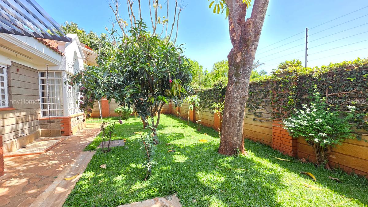 3 Bed Townhouse with En Suite at Old Runda - 3