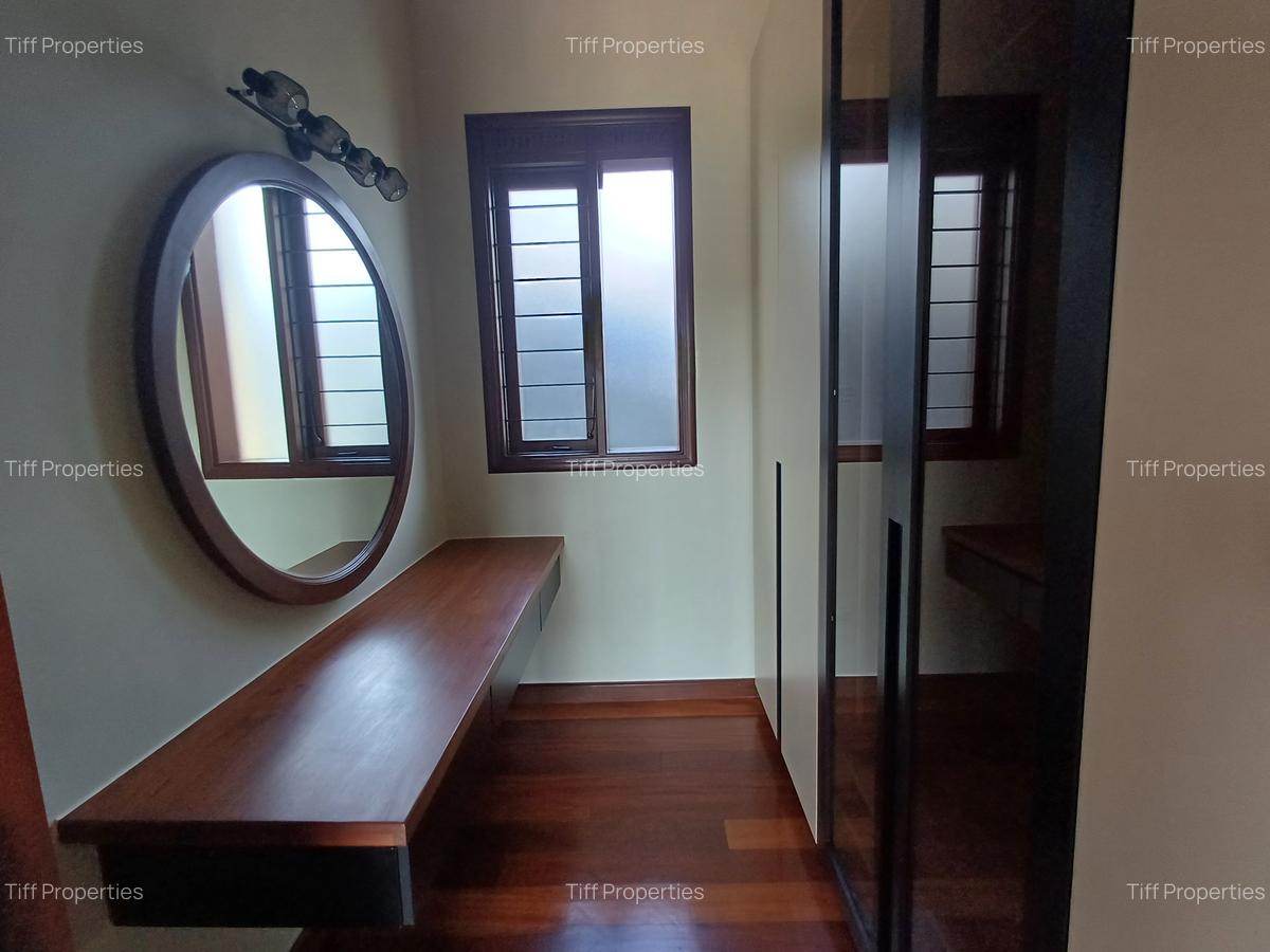 4 Bed House with En Suite in Runda - 19