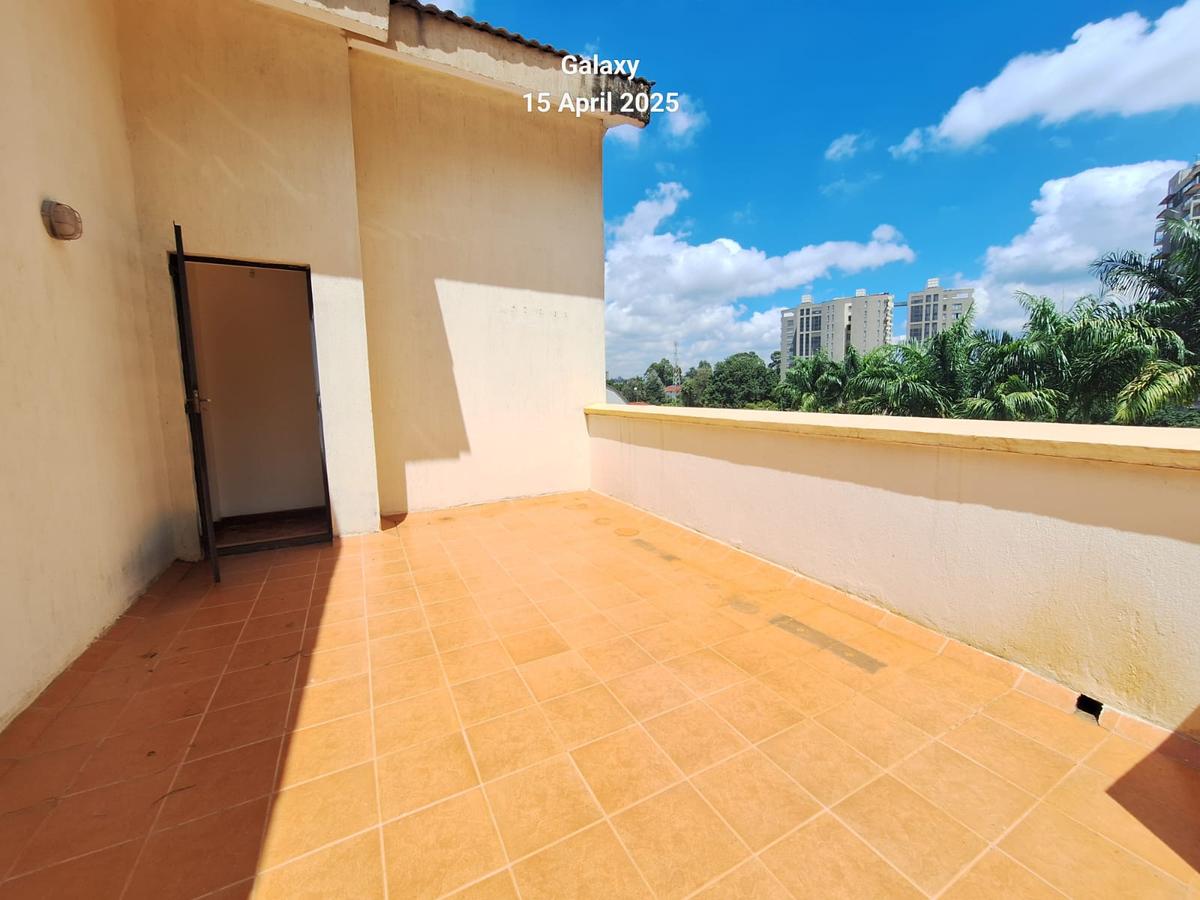3 Bed Apartment with En Suite at Westlands - 6