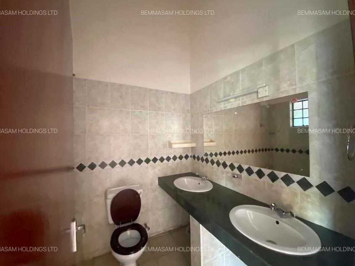 4 Bed Villa with En Suite at Mombasa Road - 11