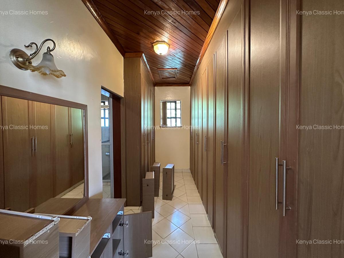 5 Bed Villa with En Suite at Lavington - 11