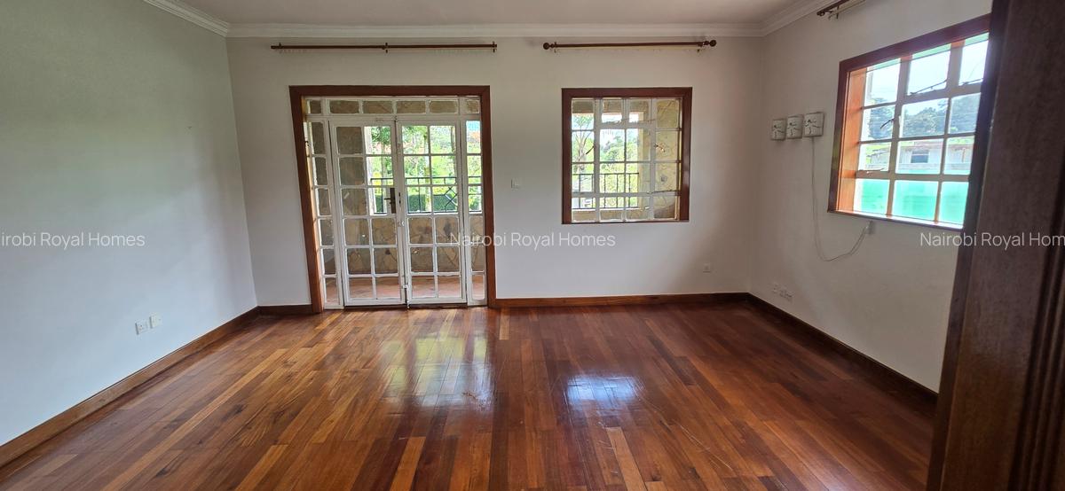 4 Bed House with En Suite at Mimosas Drive - 12