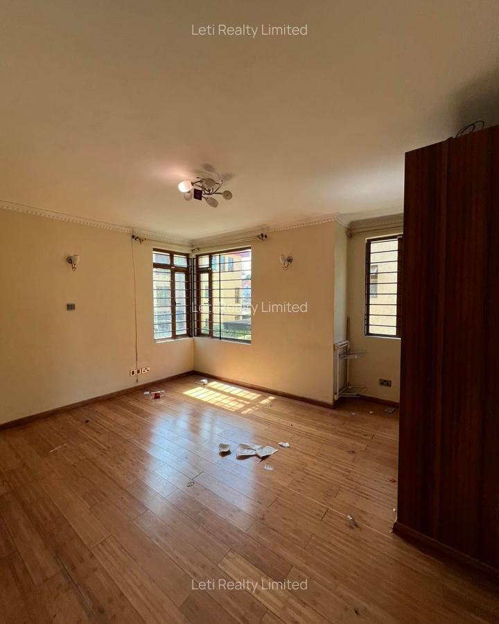 5 Bed Townhouse with En Suite in Lavington - 5