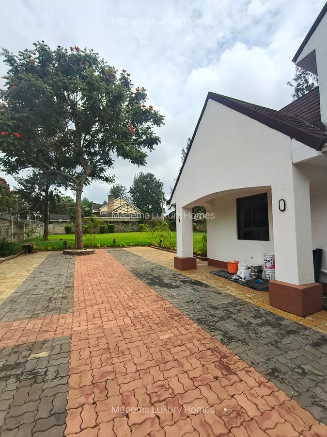 7 Bed House with En Suite at Hillcrest - 3