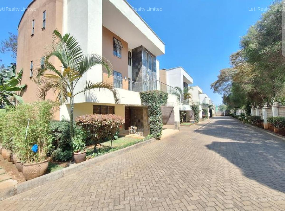 5 Bed Townhouse with En Suite in Lavington - 3