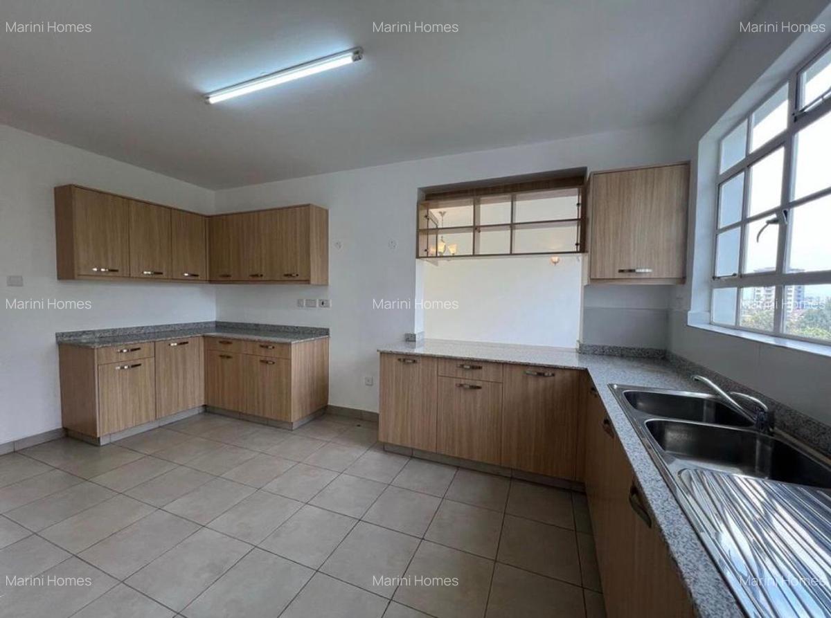 3 Bed Apartment with En Suite in Lavington - 6