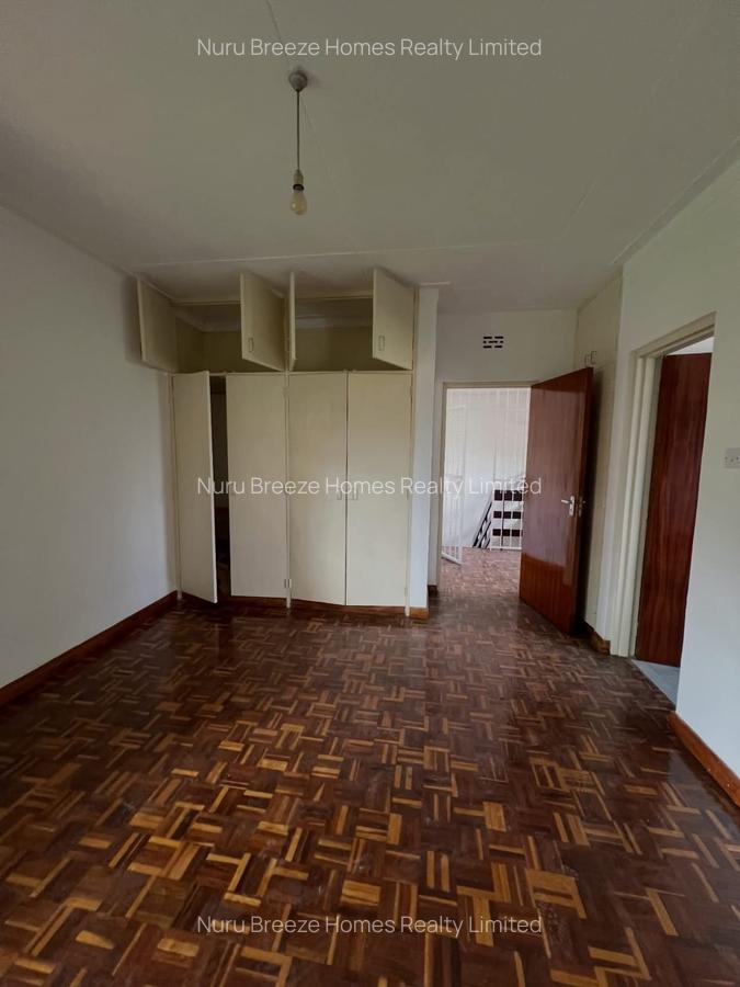 4 Bed Townhouse with En Suite in Lavington - 10