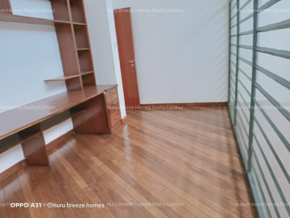 4 Bed Townhouse with En Suite in Lavington - 18