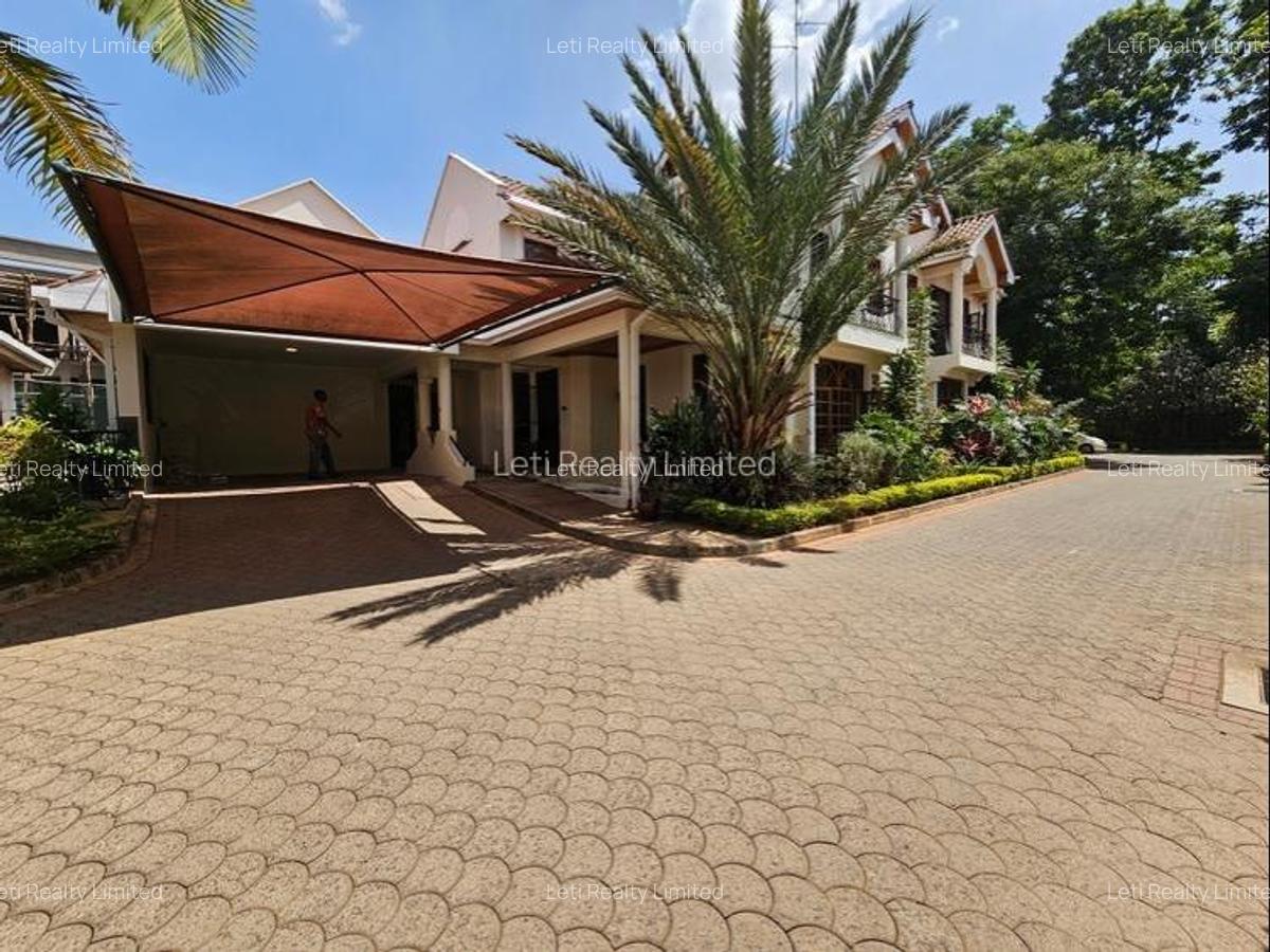 5 Bed Townhouse with En Suite in Lavington - 1