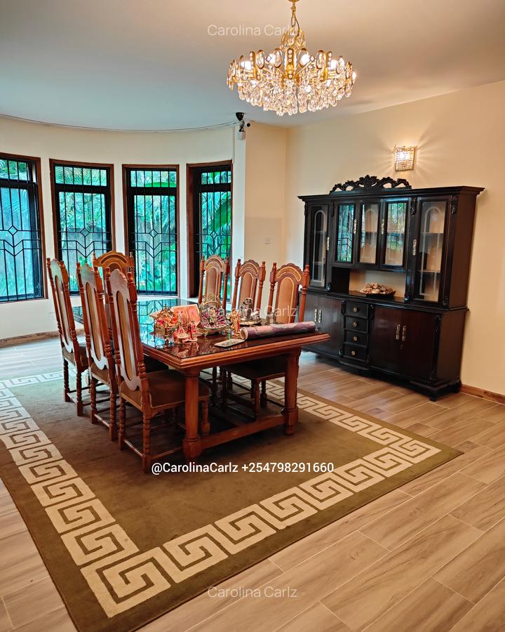 5 Bed Villa with En Suite at Kyuna Road - 6