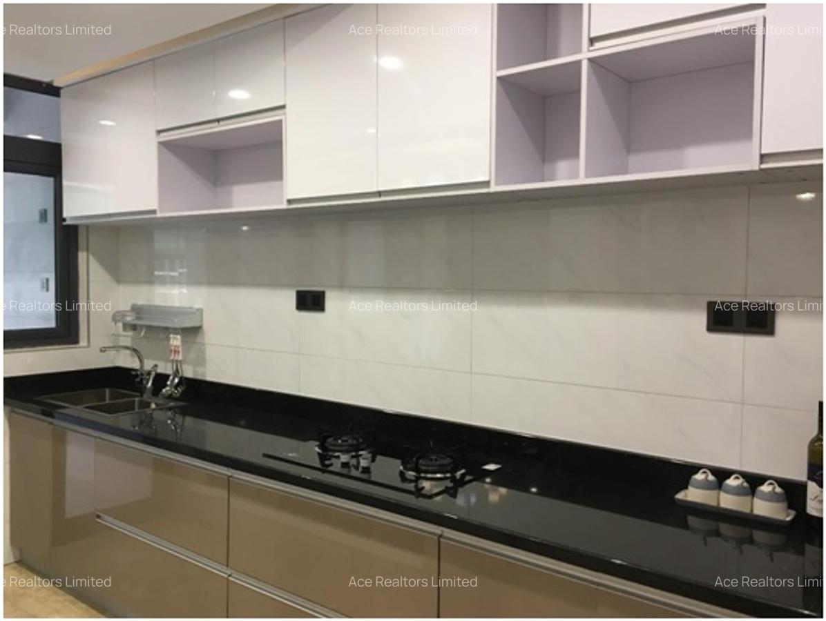 2 Bed Apartment with En Suite at Lavington - 7