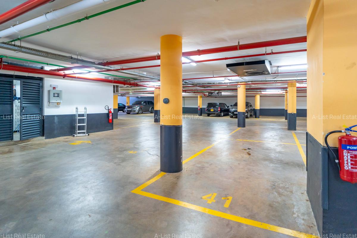 1 Bed Apartment with Gym at Riverside Drive - 18