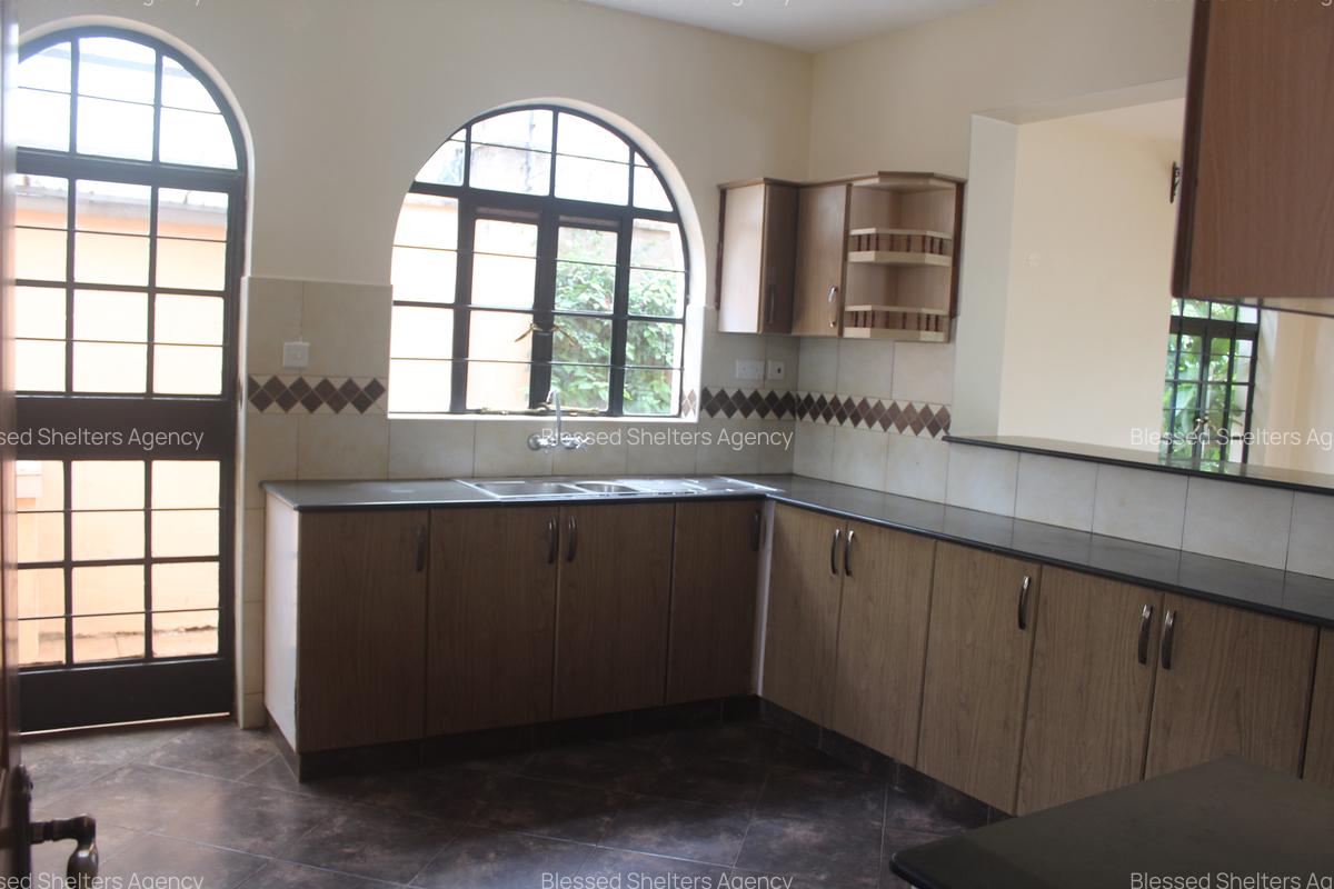 4 Bed Villa with En Suite in Kiambu Road - 4