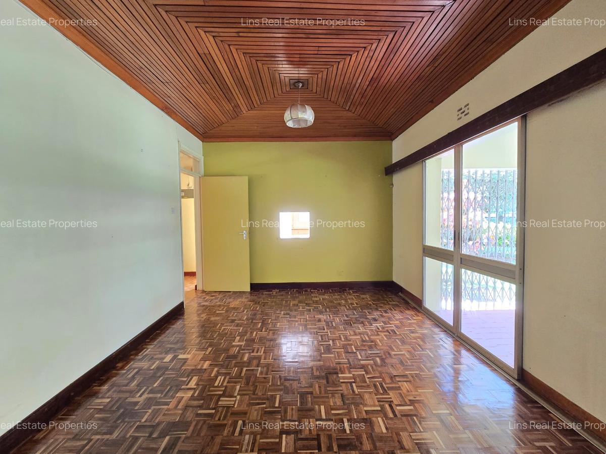 4 Bed House with En Suite in Runda - 17