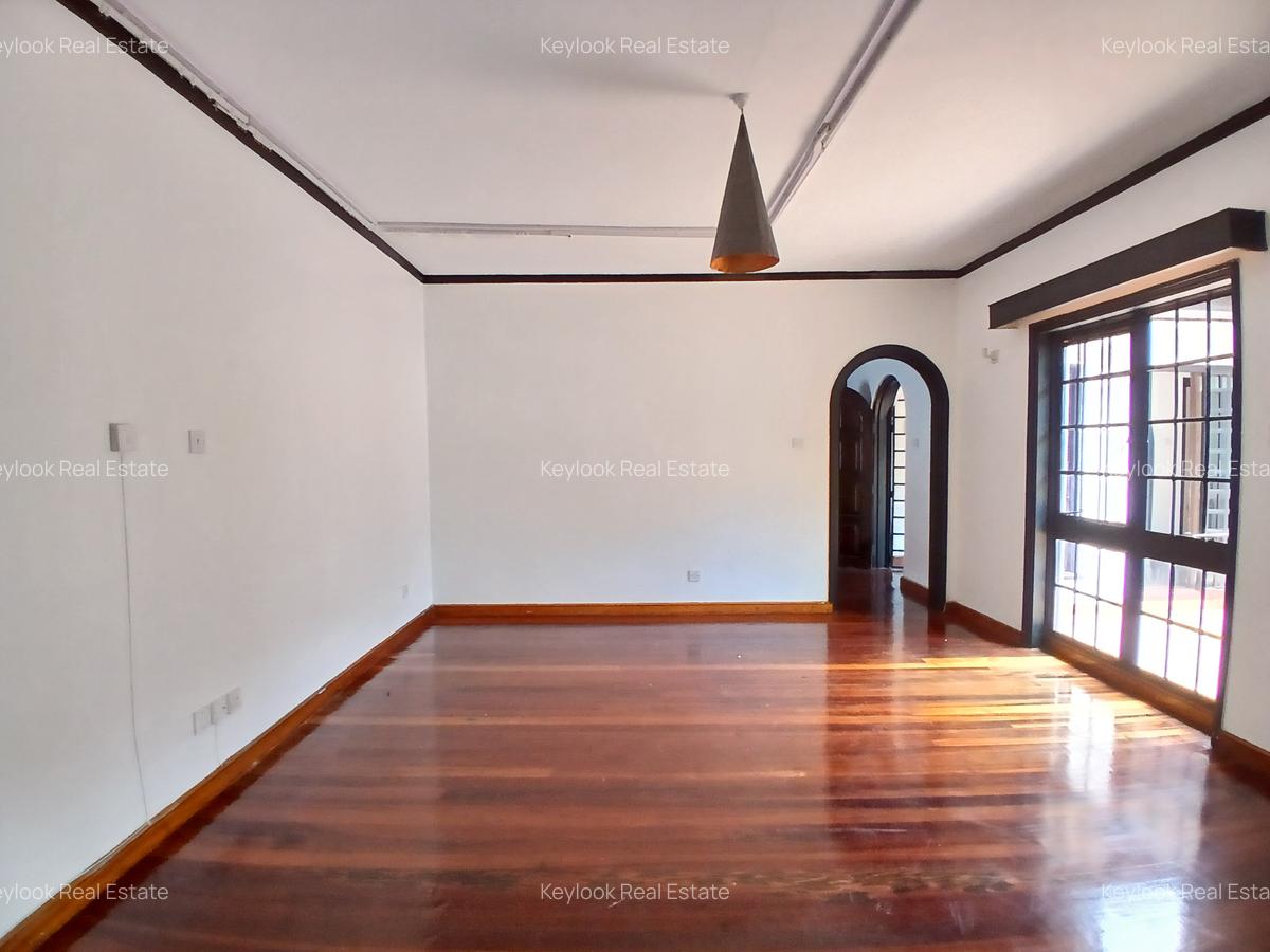 4 Bed Townhouse with En Suite at Riverside Drive - 8