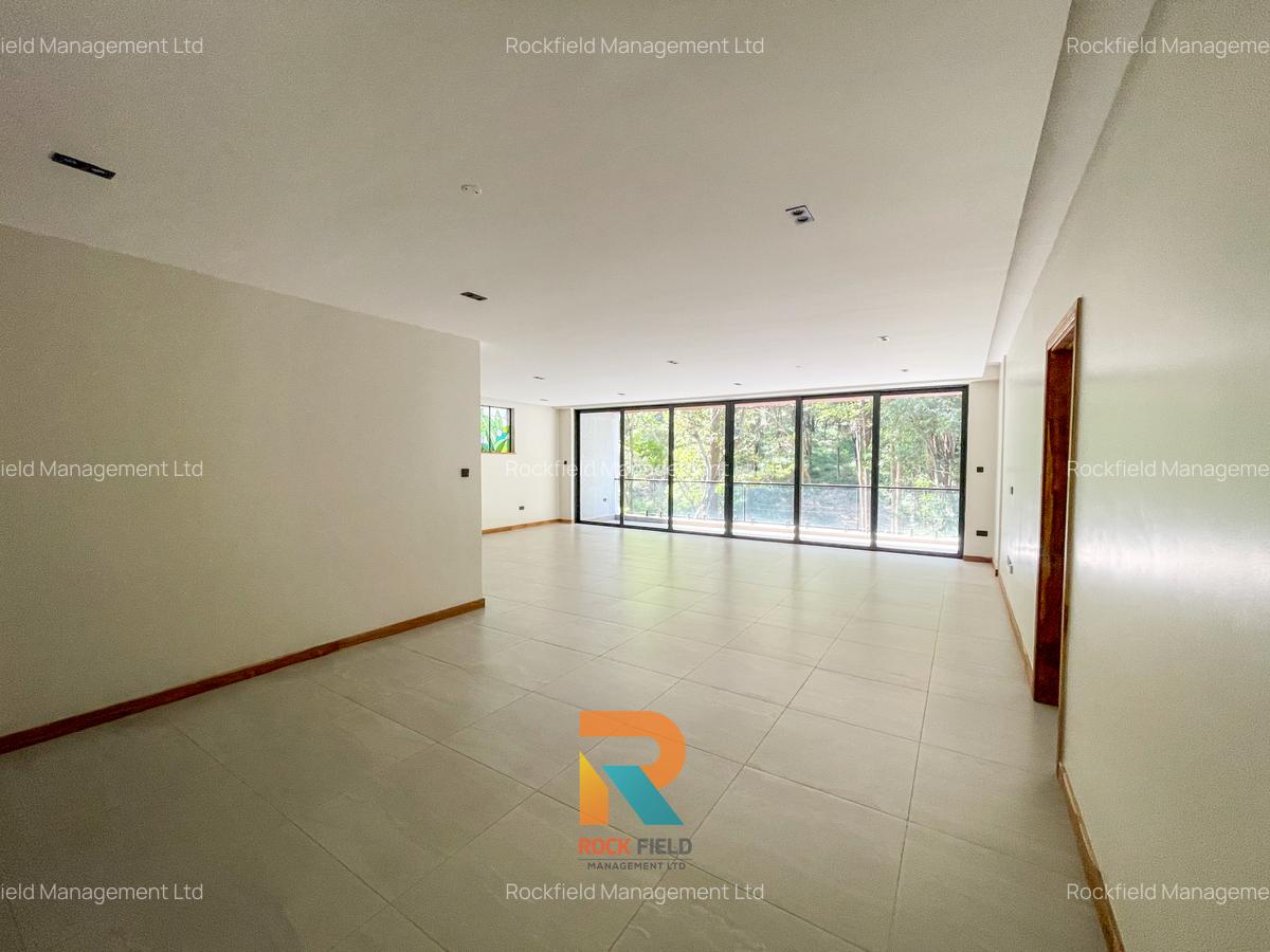 4 Bed Apartment with En Suite in Spring Valley - 7