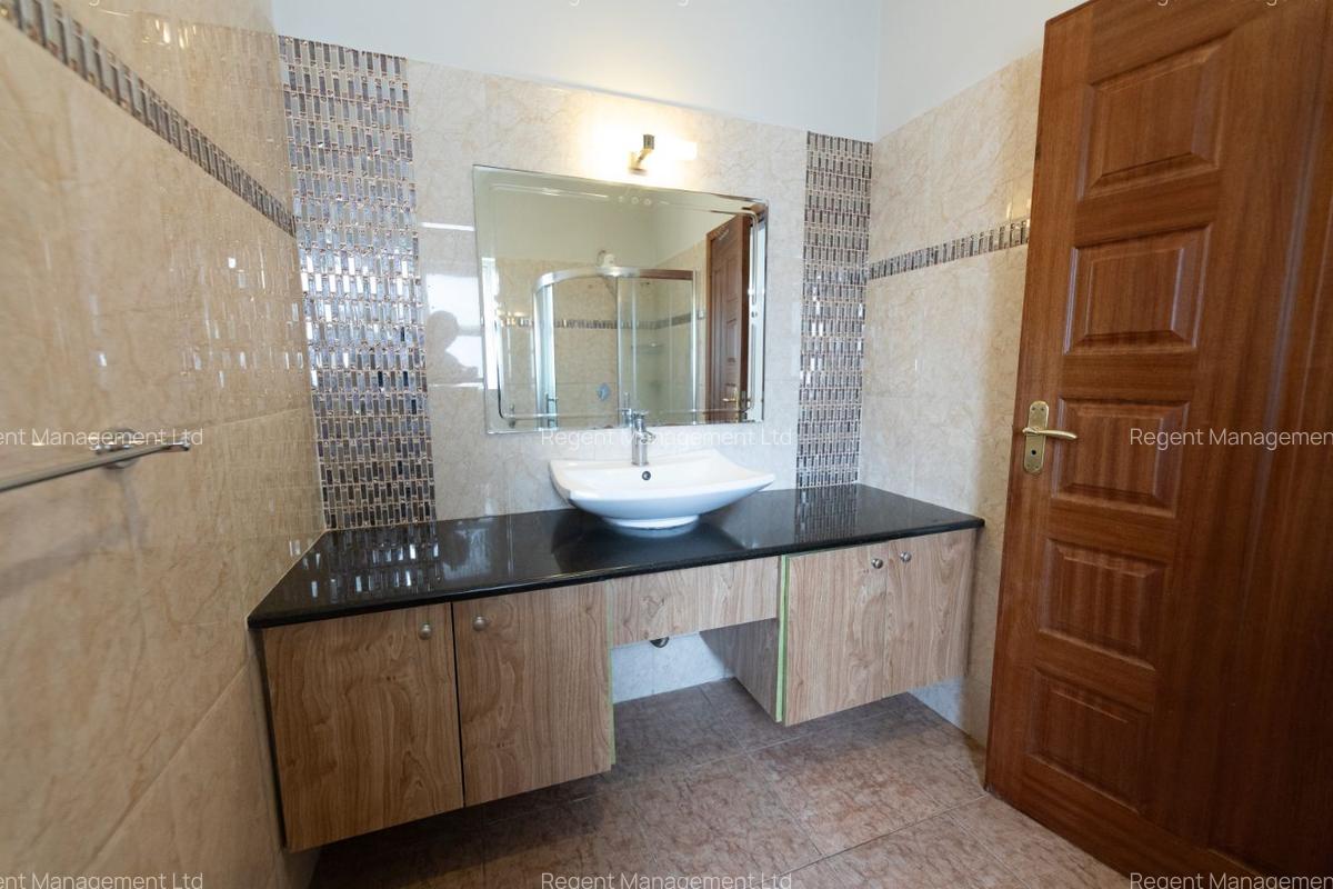 3 Bed Apartment with En Suite at Gatundu Road - 10