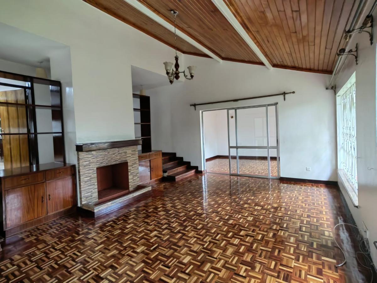 4 Bed Townhouse with Swimming Pool in Riverside - 5