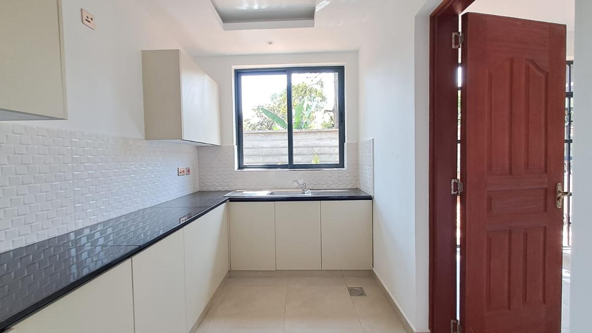 5 Bed Townhouse with En Suite in Lavington - 13