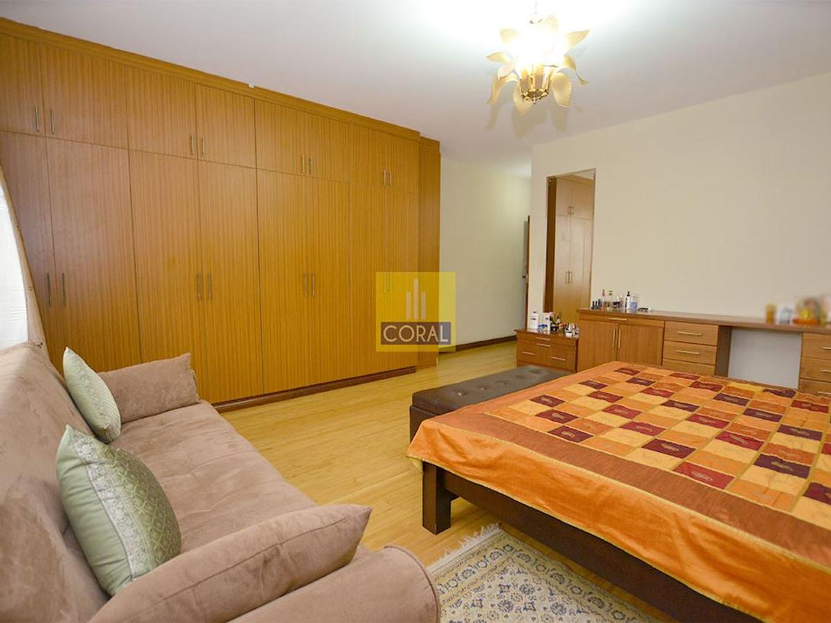 3 Bed Apartment with En Suite in Riverside - 19