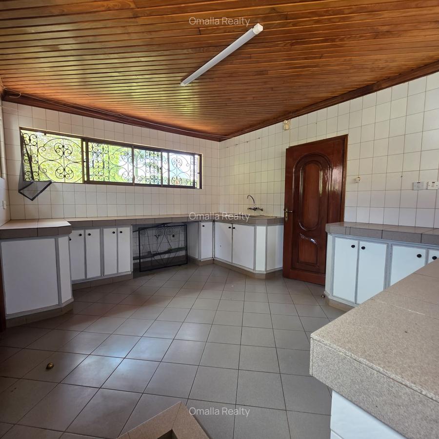 5 Bed House with En Suite in Gigiri - 16