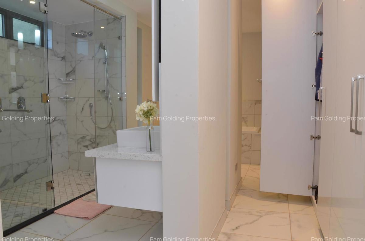 5 Bed House with En Suite in Karen - 9