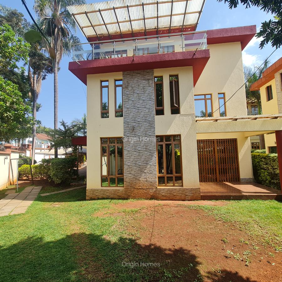 4 Bed Townhouse with En Suite at Lavington - 3