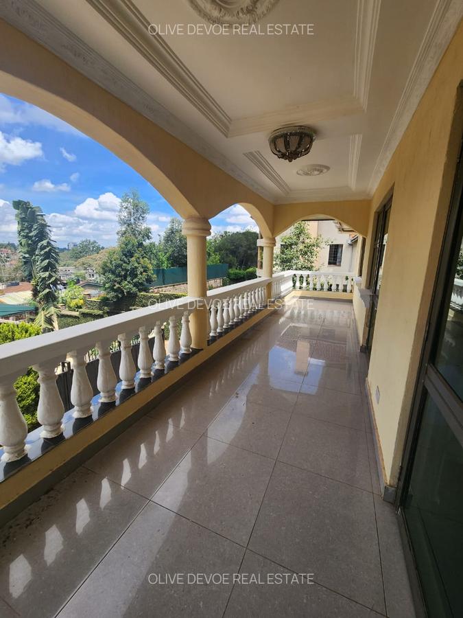 4 Bed Townhouse with En Suite in Lavington - 11