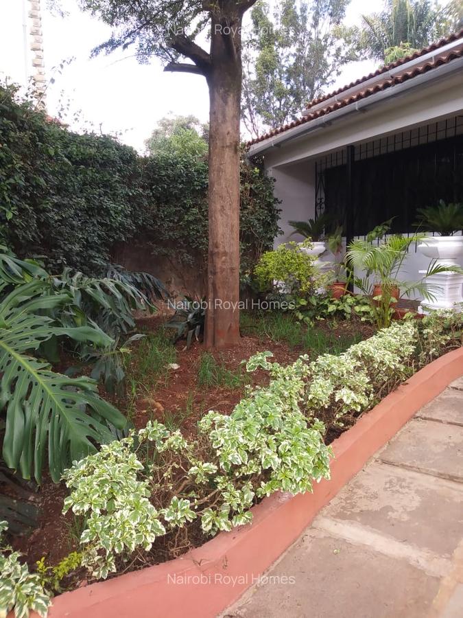 5 Bed Townhouse with En Suite at Muringa Road - 6