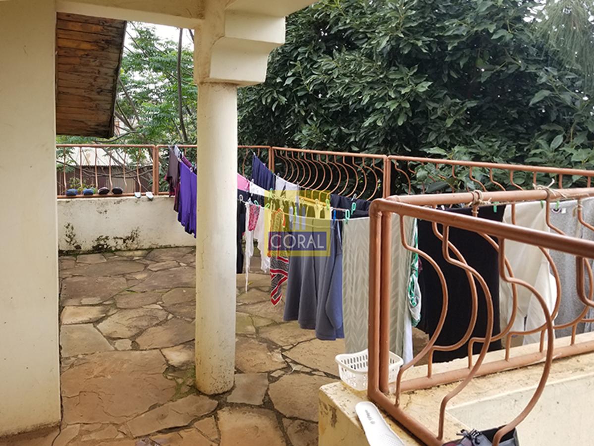 4 Bed House with Garden in Banana - 9